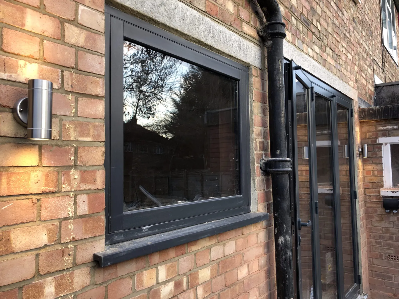 Exterior wall lighting